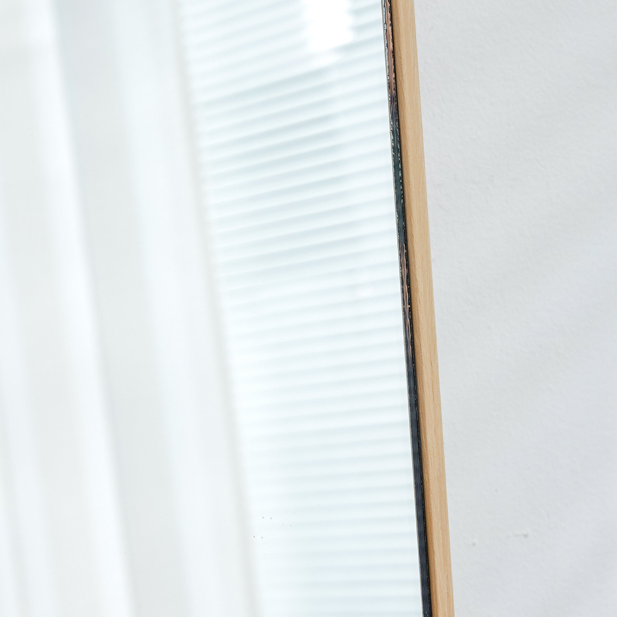 Fourth generation solid wood frame long mirror, dressing mirror, bedroom foyer, decorative mirror, clothing store, floor to ceiling mirror, wall mounted. 71 "* 31.4"