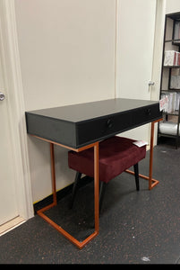 FREE STOOL WITH 2 DRAWER DESK